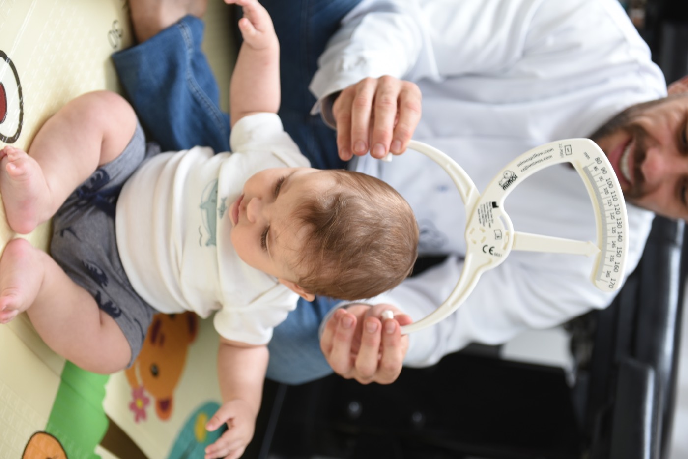 Medição da cabecinha do bebê no consultório
